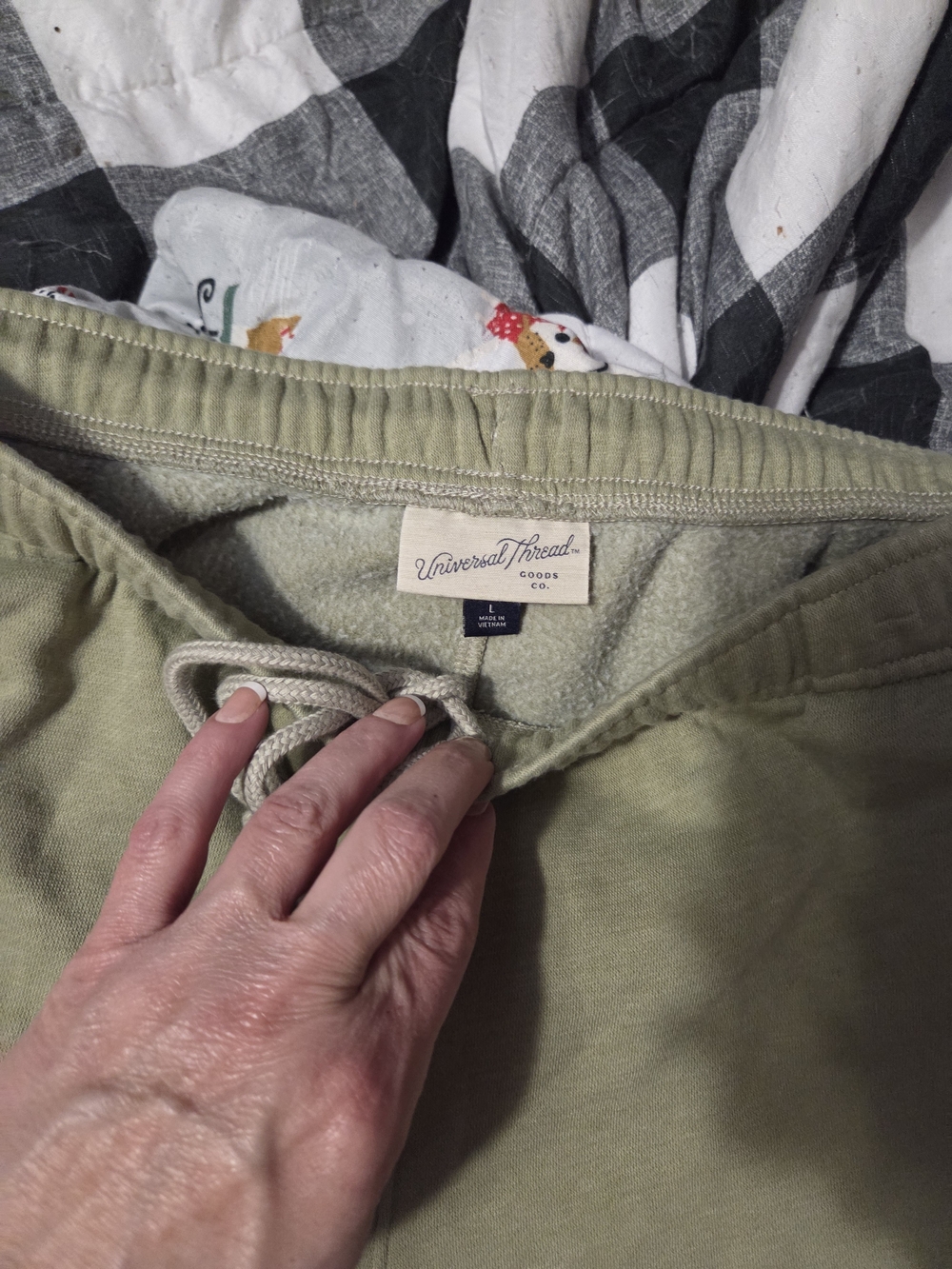 Universal Thread Olive Drawstring Fleece Sweatpants - Picture 2 of 6